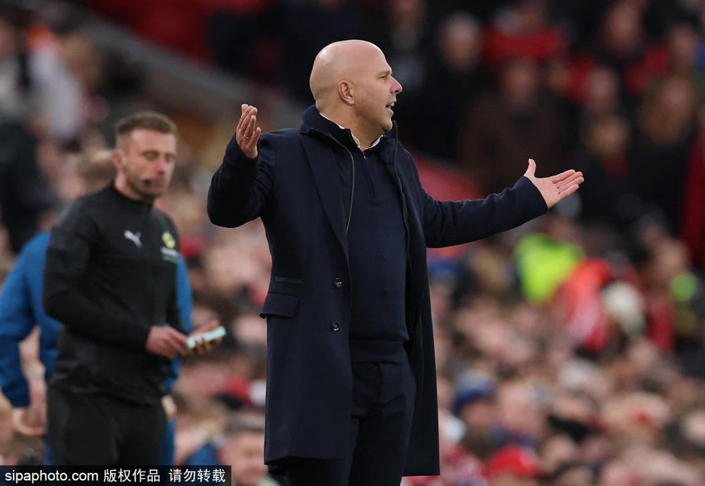 比赛日:利物浦7轮6负遭保级队暴打 40岁C罗惊天倒钩