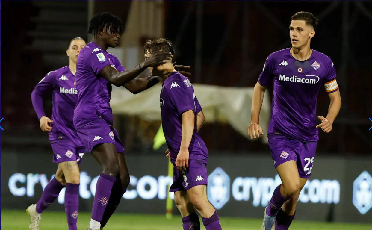 足坛悲喜一夜!那不勒斯反弹登顶,尤文图斯意外平局,巴黎稳健大胜