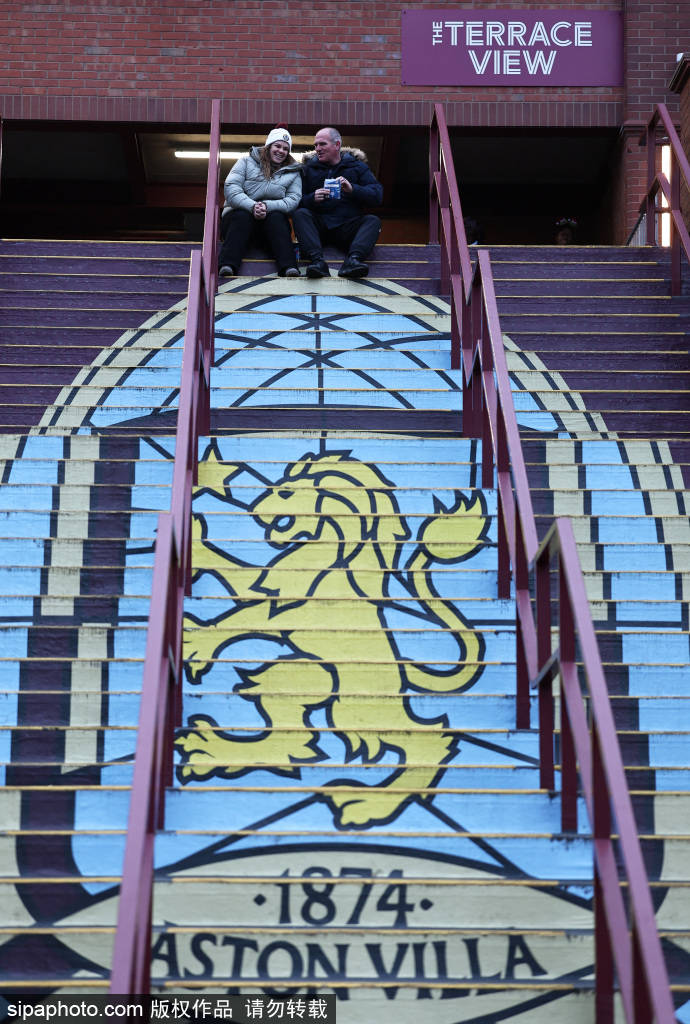 C罗回归曼联!滕哈赫如何破解更衣室密码,带领红魔重返巅峰?